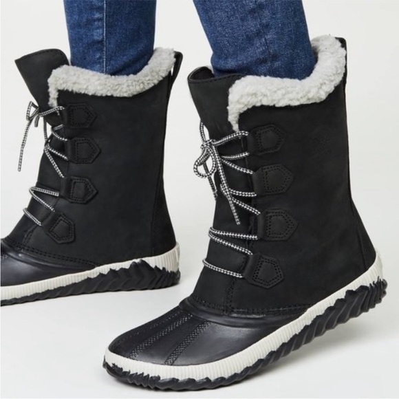 Sorel Shoes - SOREL OUT AND ABOUT LACE UP BLACK WEATHERPROOF BOOTS SIZE 7 EUC